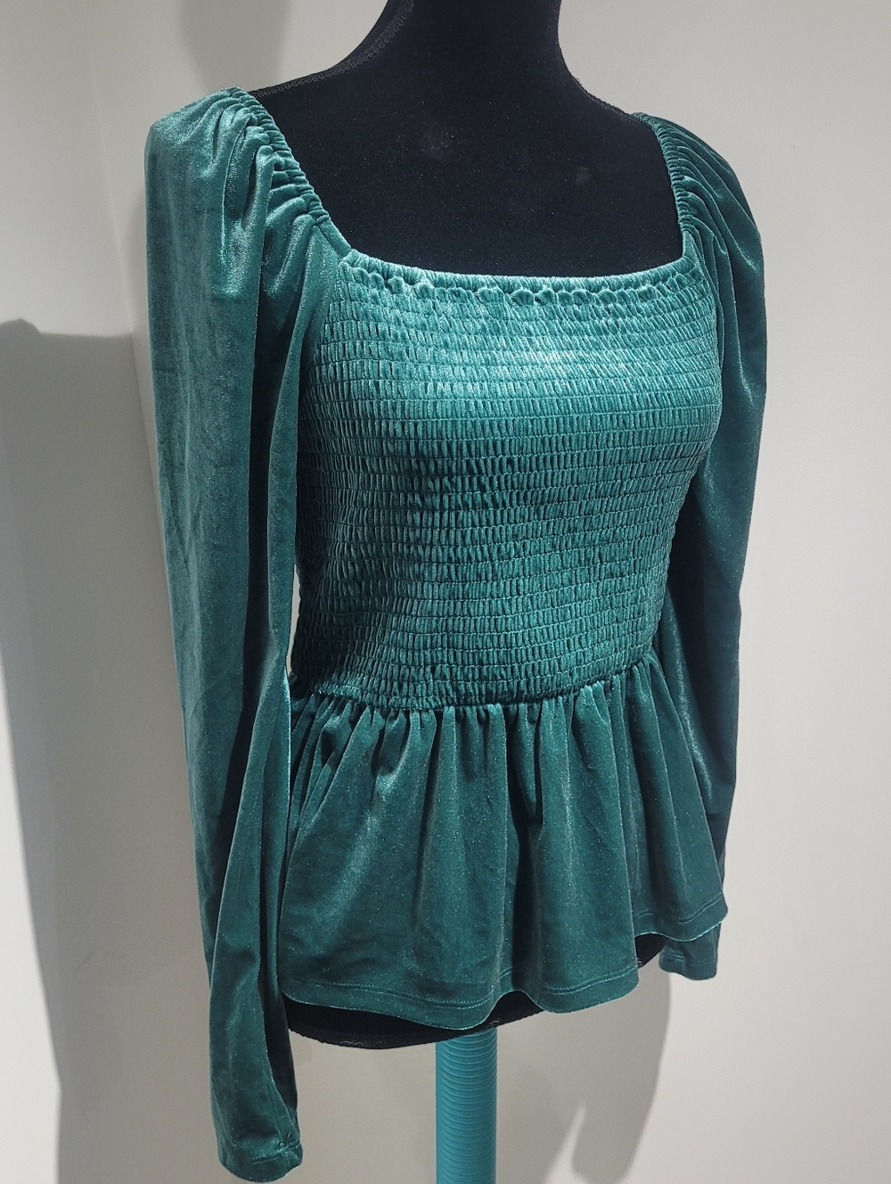 Gap Women's Velvet Smocked Long Sleeve Peplum Top Medium Green Whimsigoth NEW - Picture 2 of 10